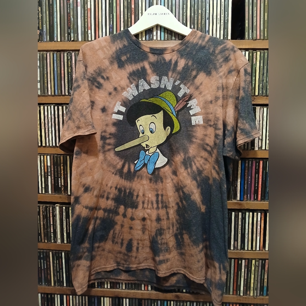 Pinocchio Tie-Dye Graphic‎ T-Shirt Sz.L 42-44. DISNEY